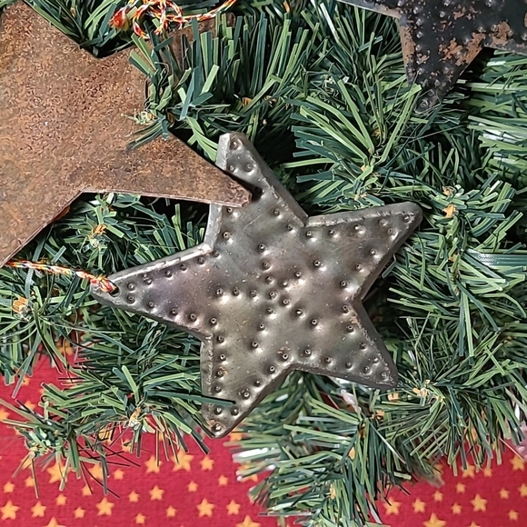 Folk Art Style Metal Punched Stars Christmas Ornaments - Picture 5 of 12
